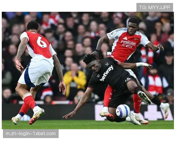 阿森纳控球占优，射门次数压倒水晶宫